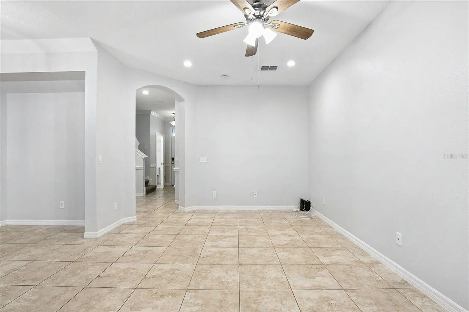 1609 VINEYARD LN