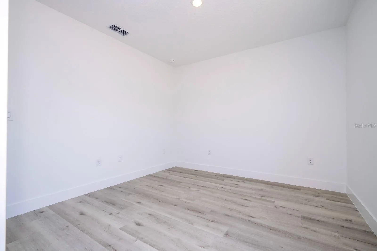 3803 BREWSTER RD