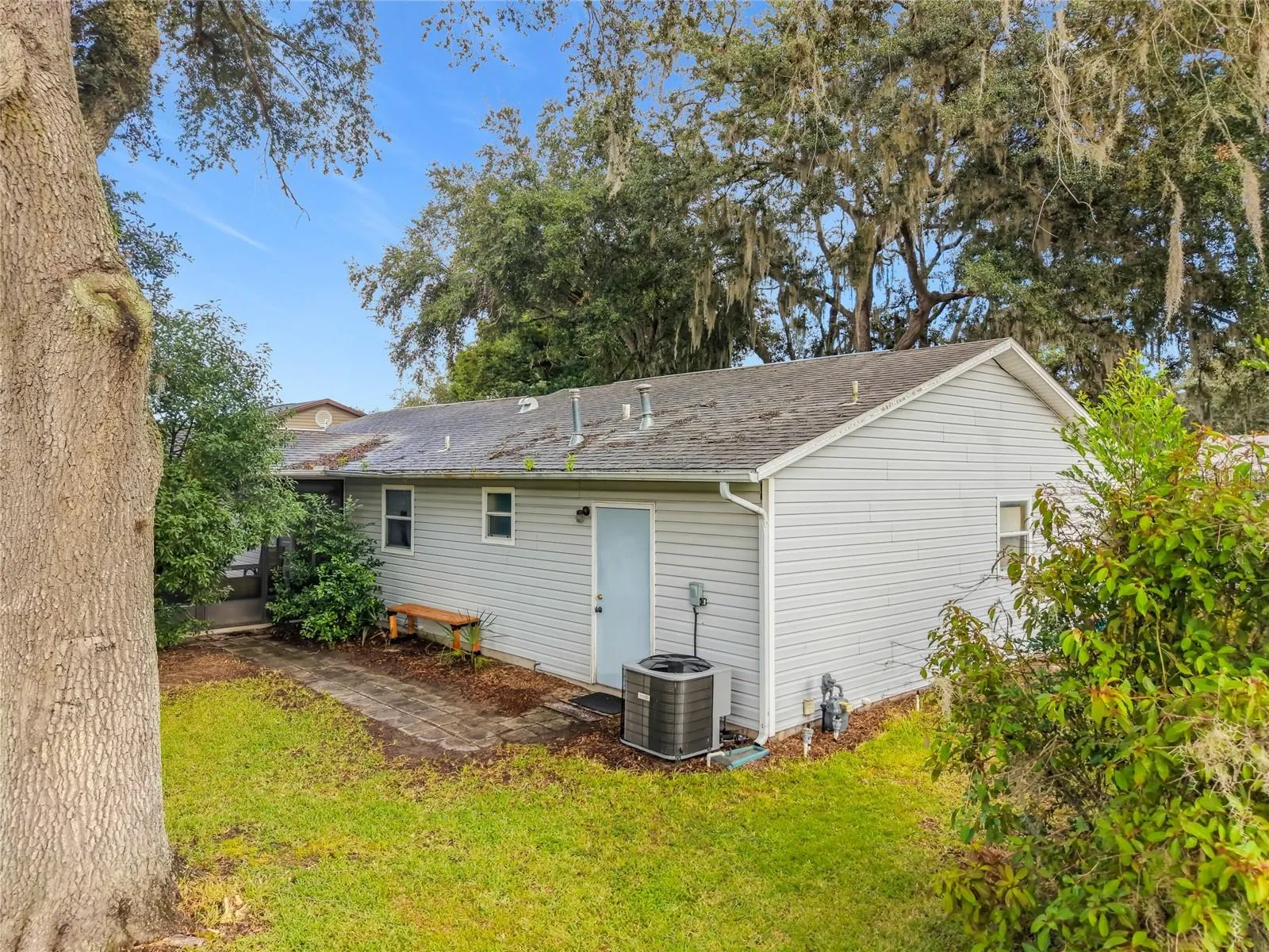 1038 SCOTCH PINE CT