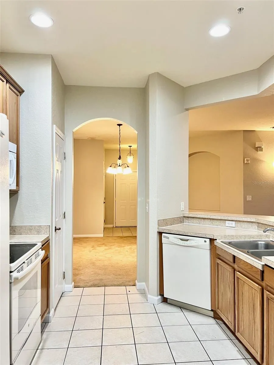 3000 LAUREL PARK LN #101 #101