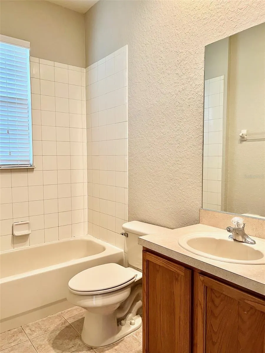 3000 LAUREL PARK LN #101 #101
