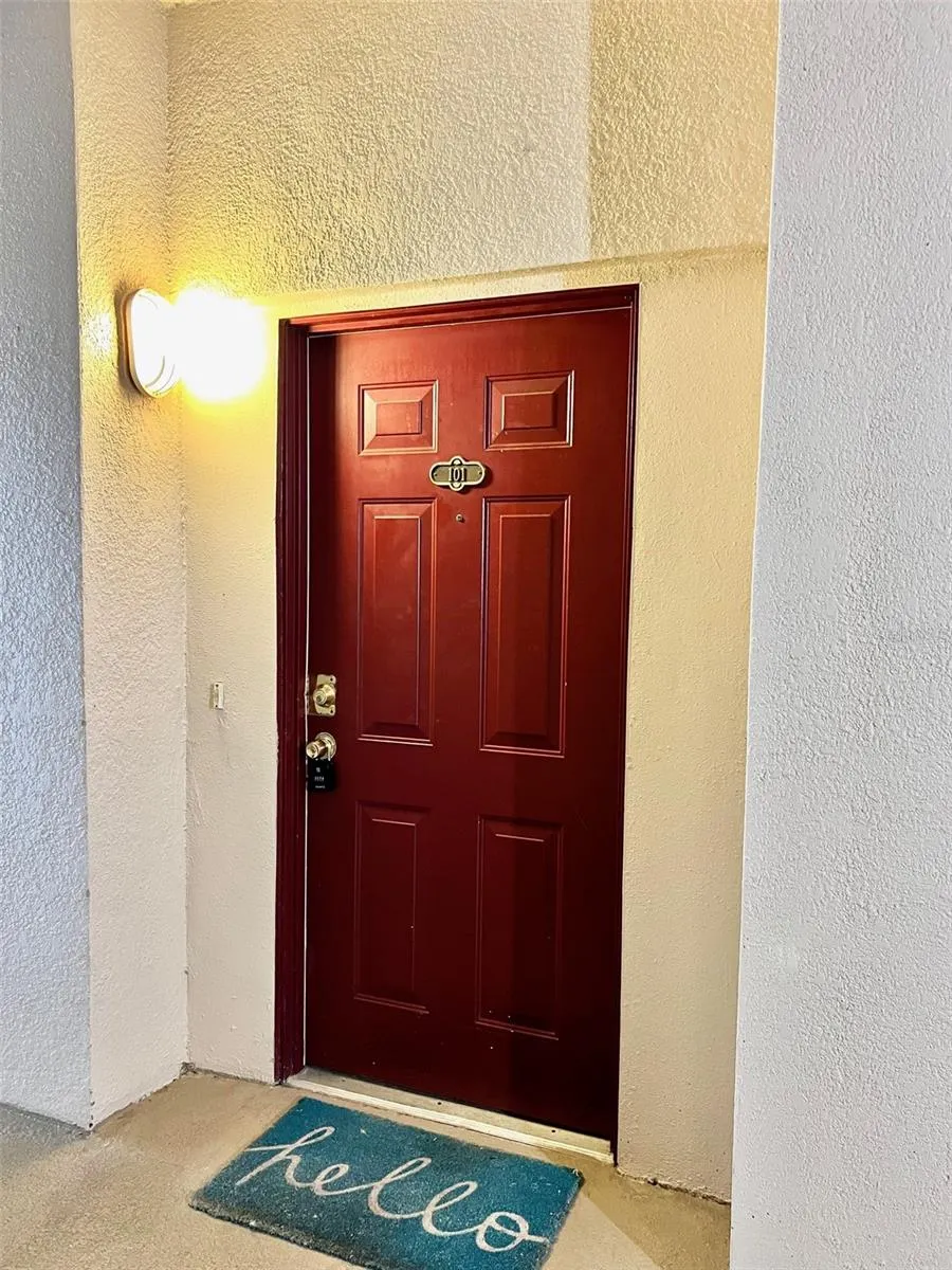 3000 LAUREL PARK LN #101 #101