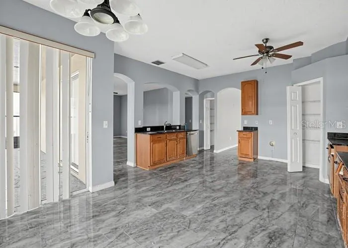116 SMOKEY HILL AVE