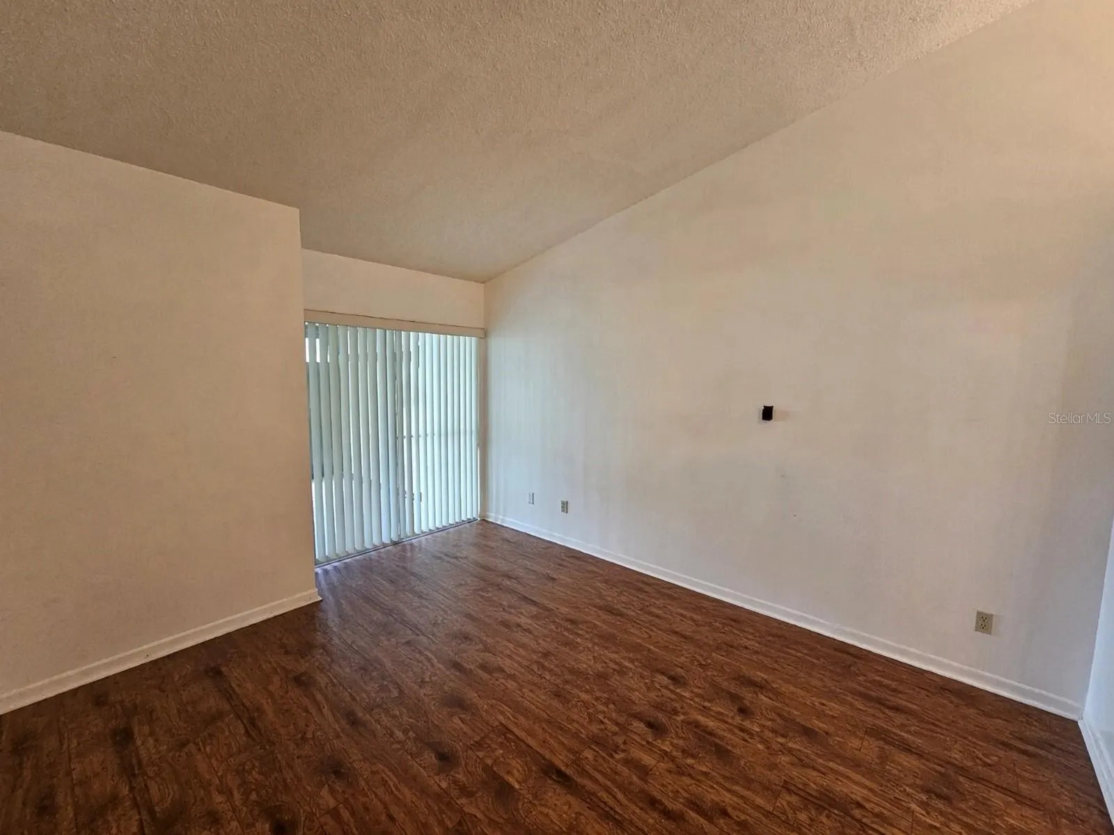 16223 W RAMBLING VINE DR