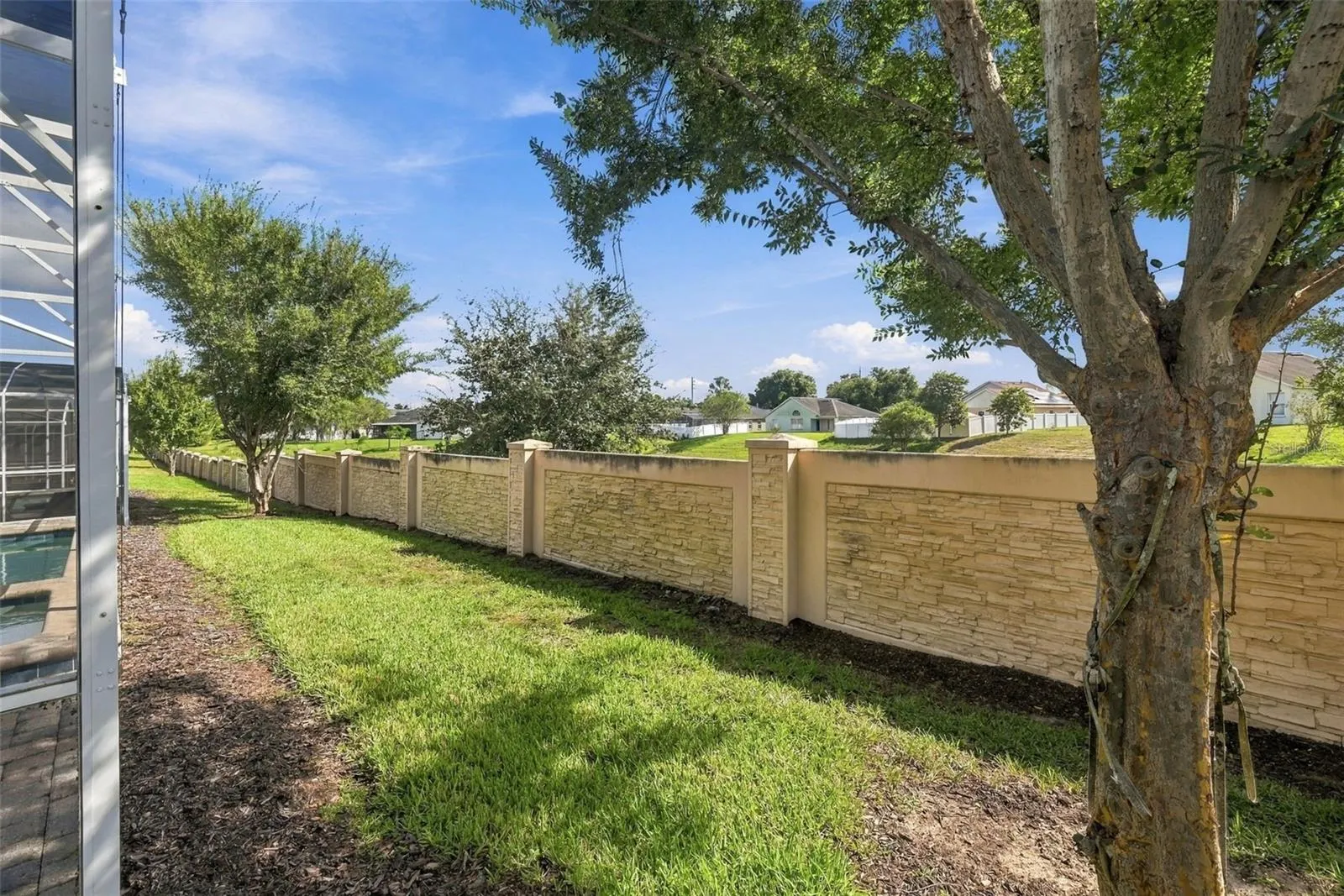 1670 MOON VALLEY DR