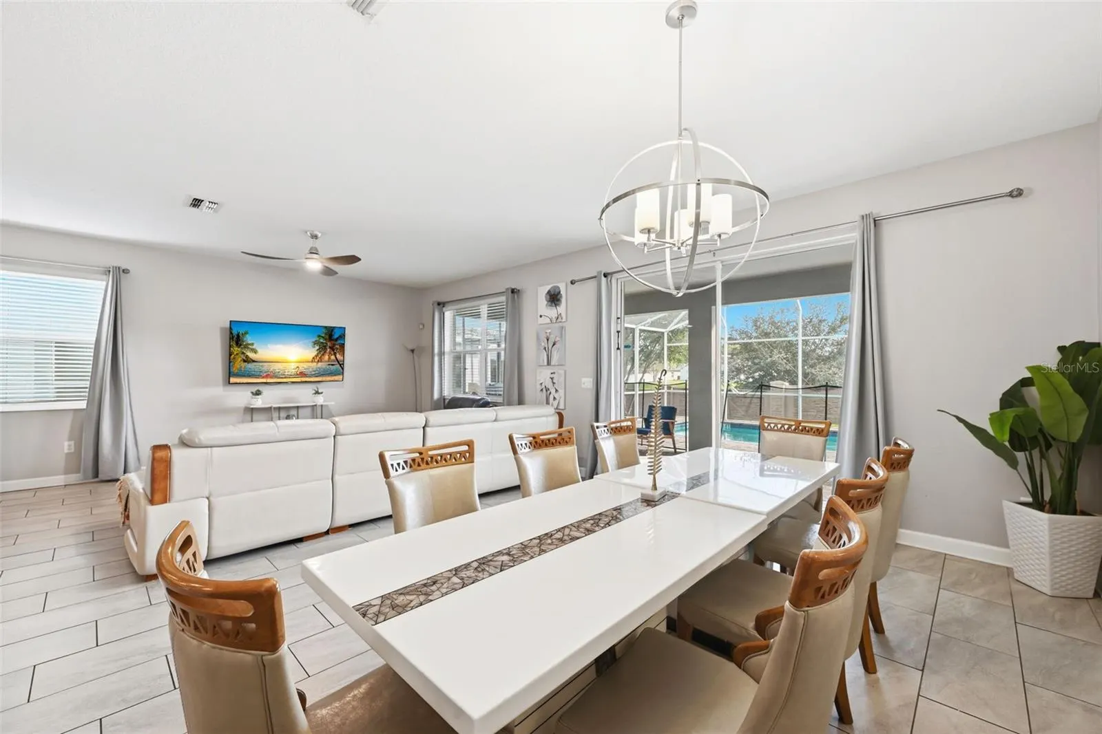 1670 MOON VALLEY DR