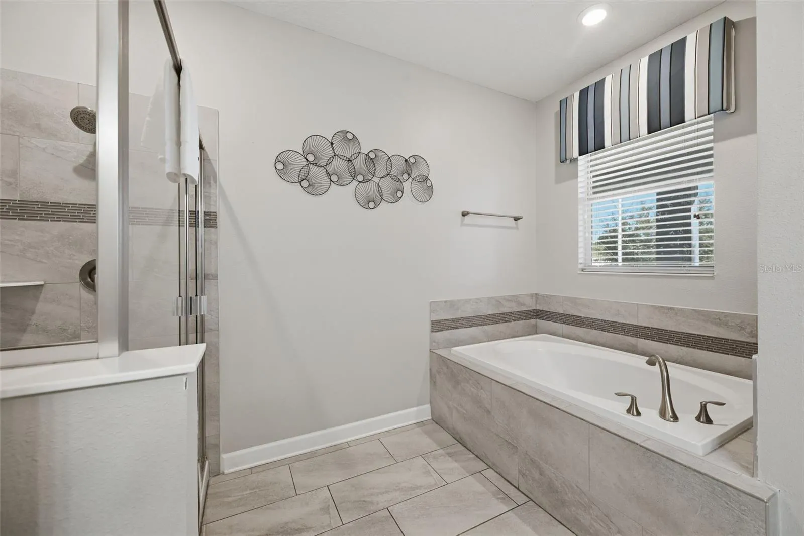 1670 MOON VALLEY DR