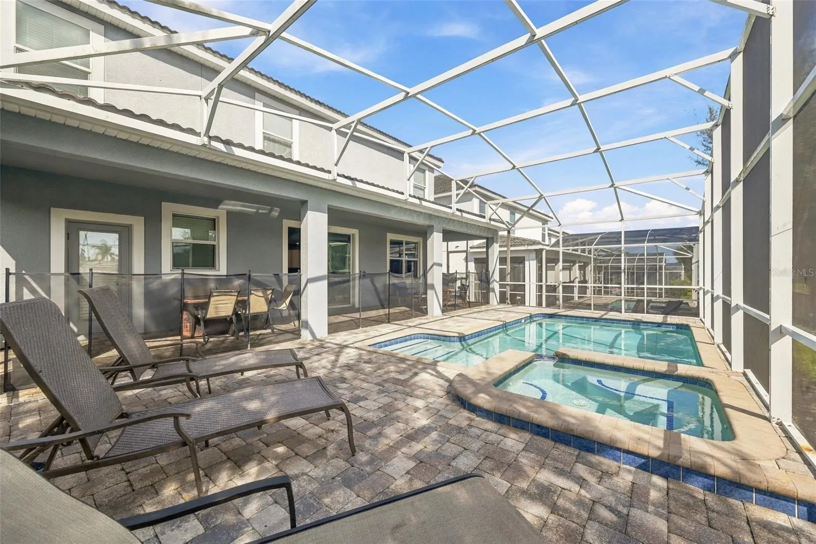 1670 MOON VALLEY DR