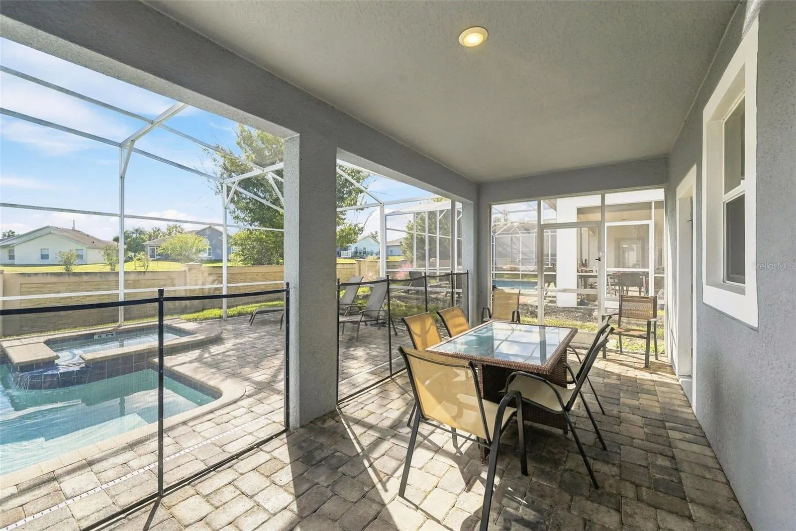 1670 MOON VALLEY DR