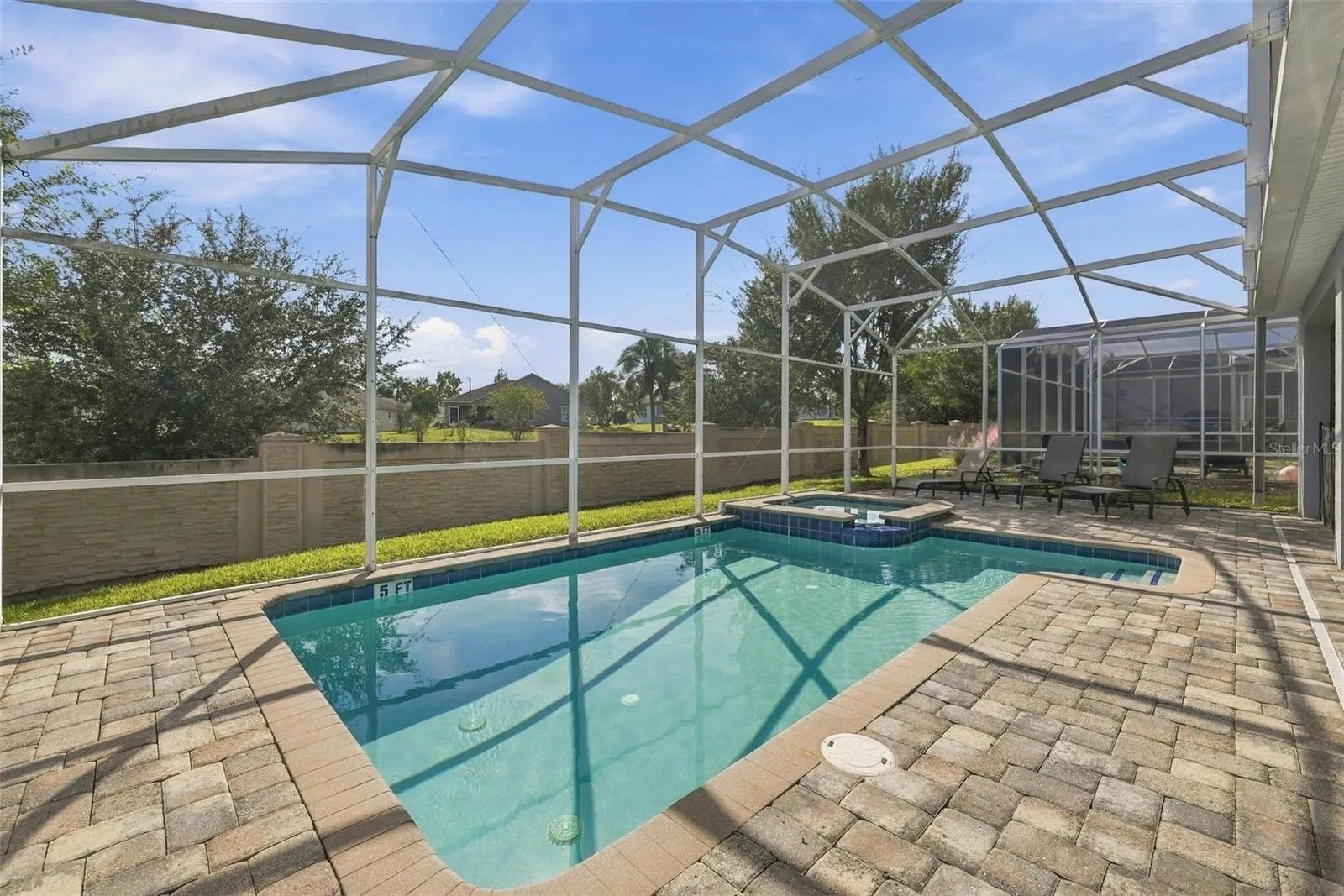1670 MOON VALLEY DR