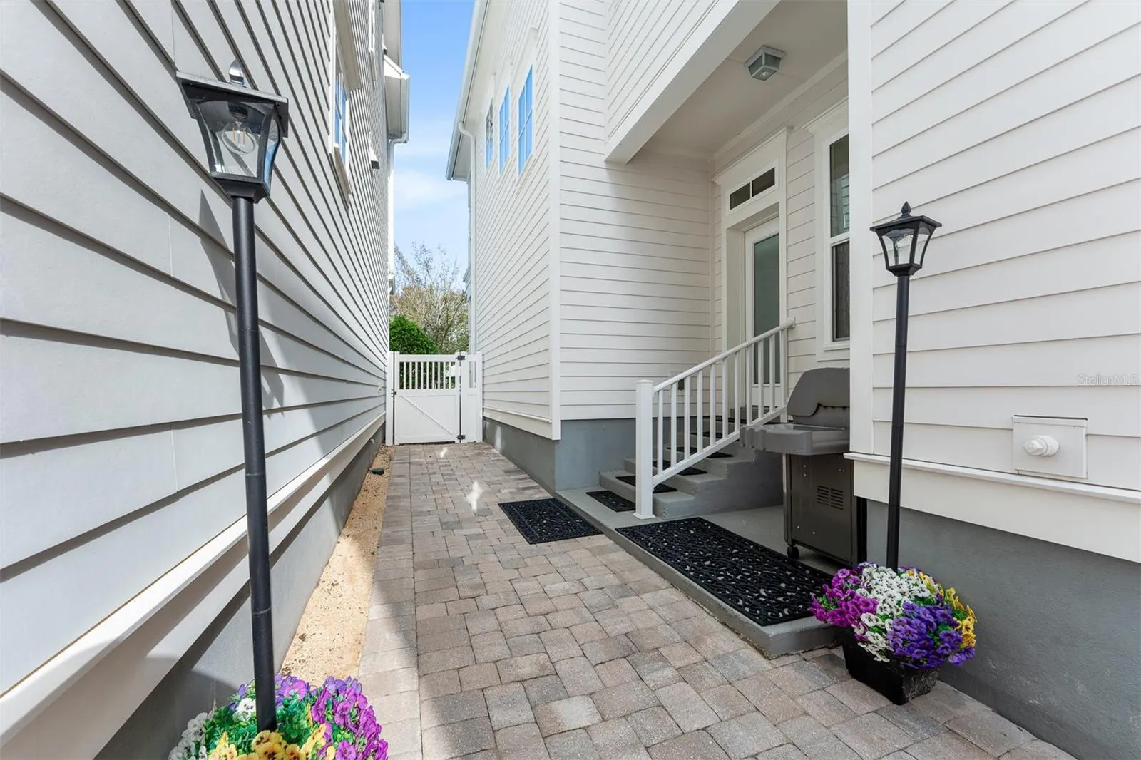 1459 RESOLUTE ST