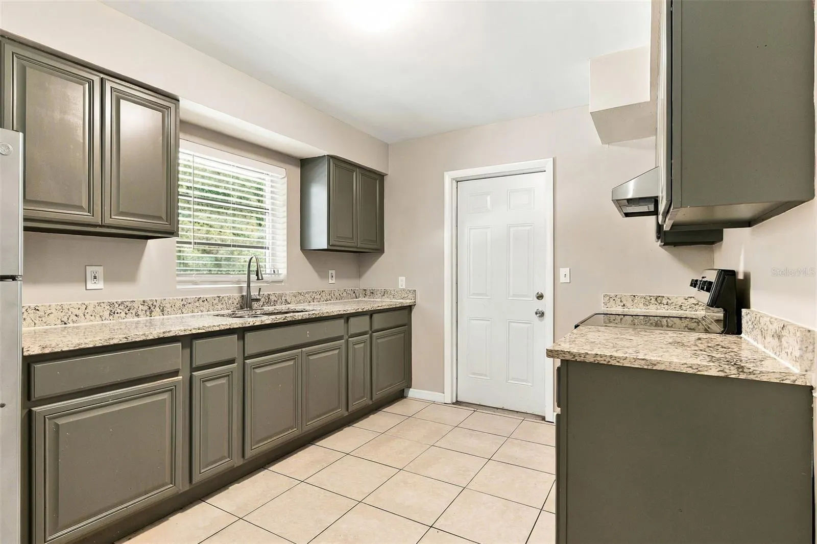 1336 W HARTLEY CIR
