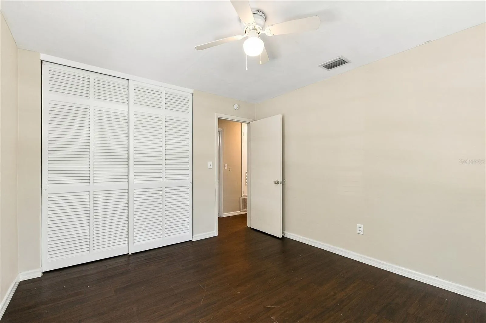 1336 W HARTLEY CIR