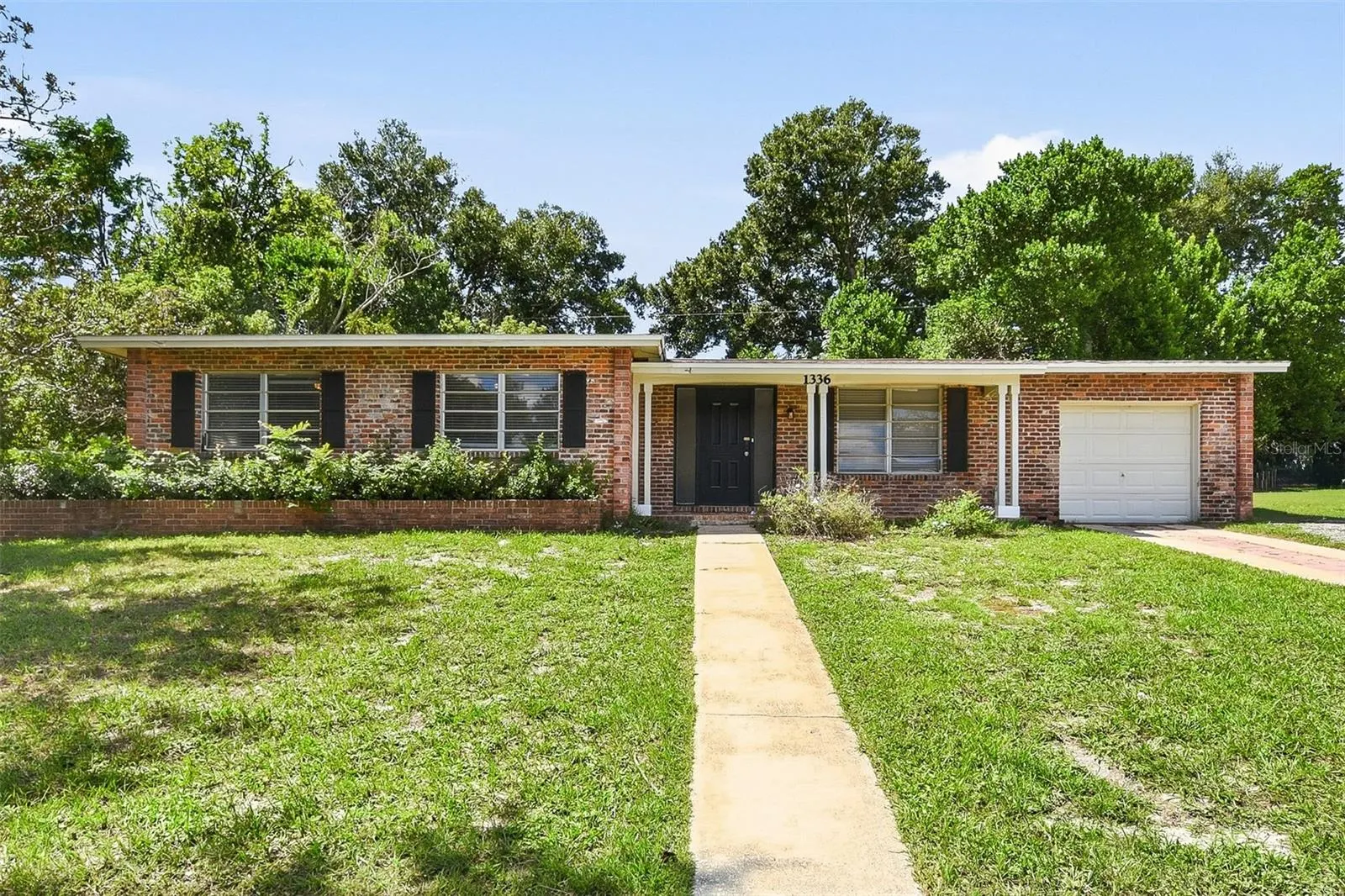1336 W HARTLEY CIR