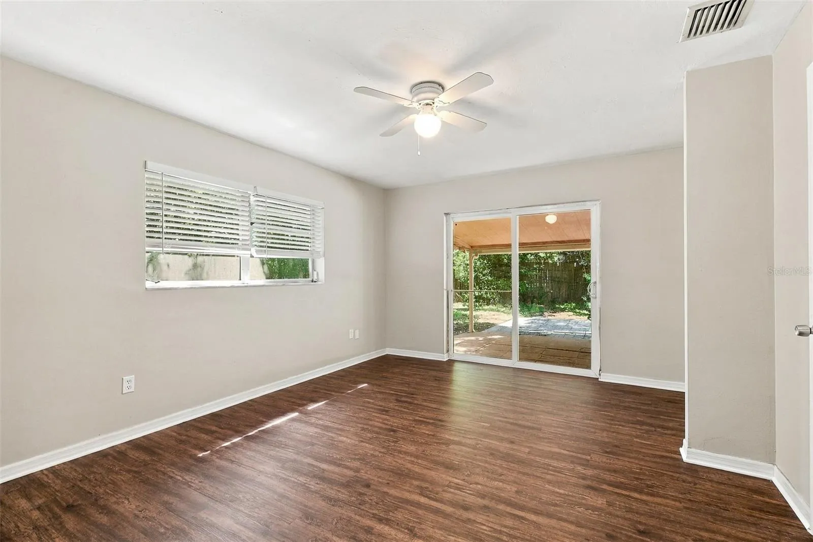 1336 W HARTLEY CIR