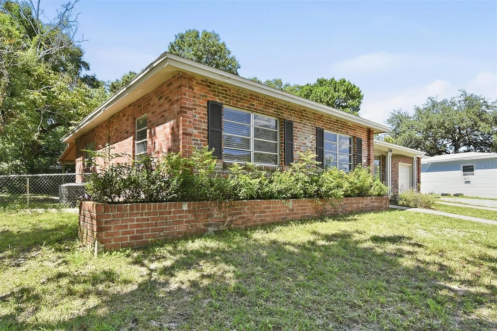 1336 W HARTLEY CIR