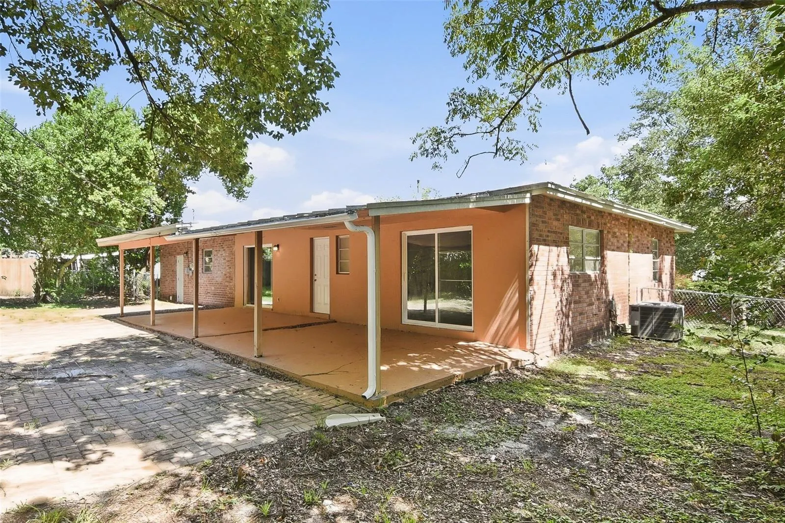 1336 W HARTLEY CIR