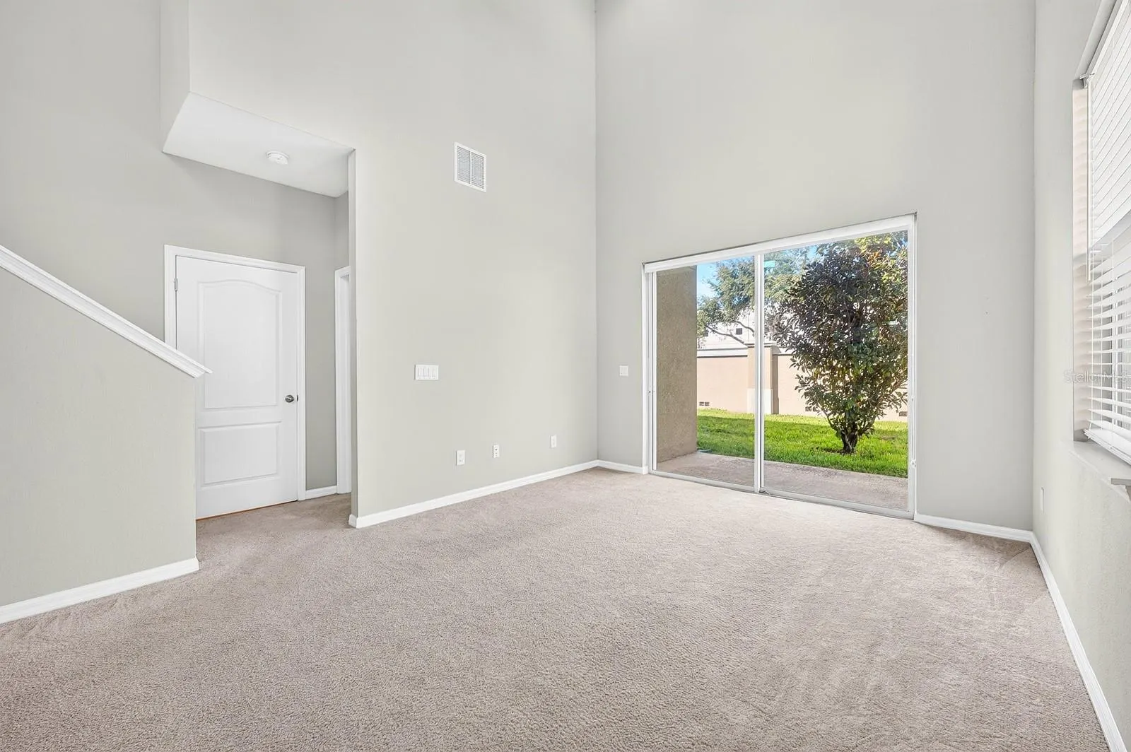 2128 LENNOX DALE LN