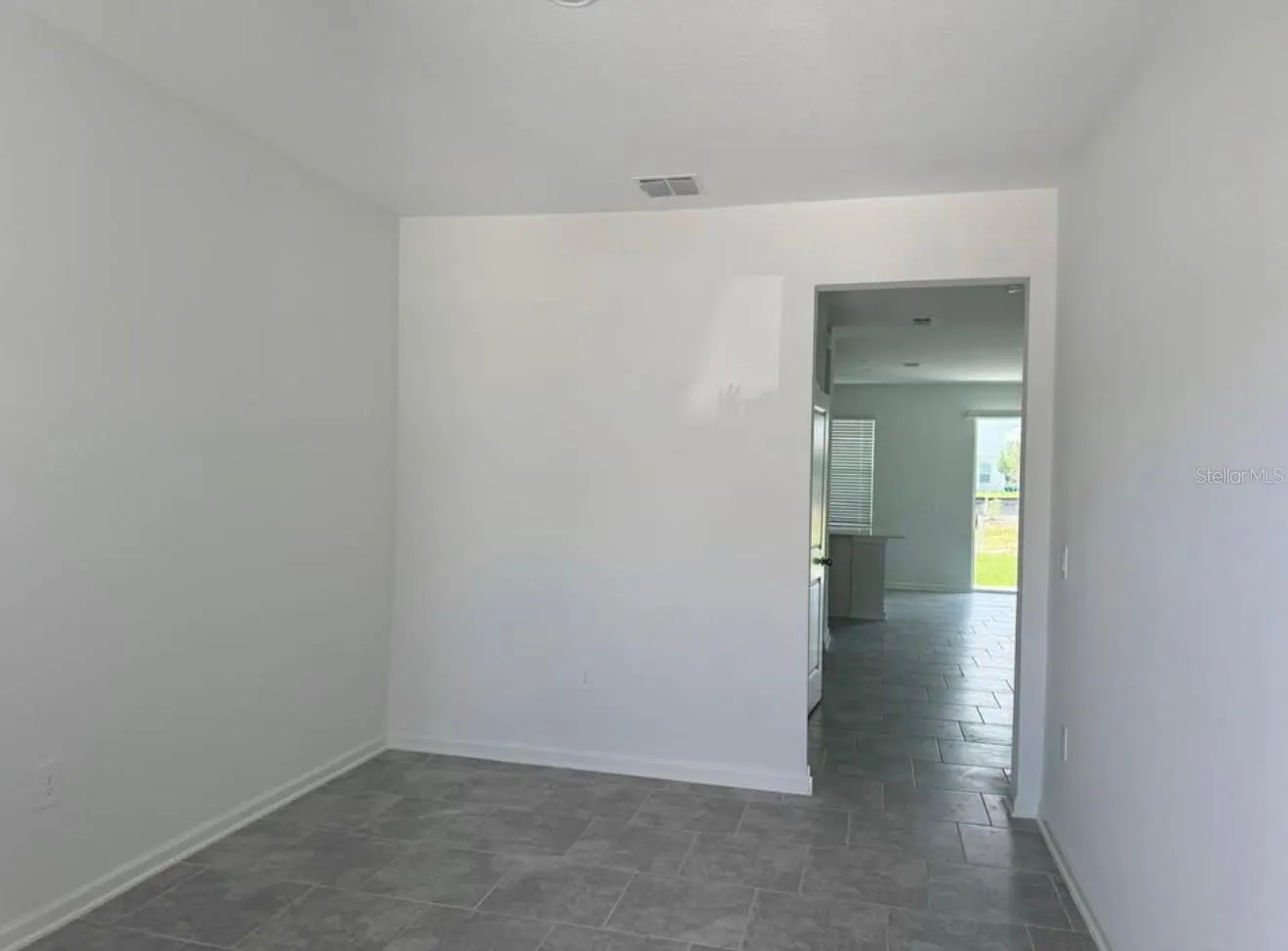 3223 LAURENT LOOP