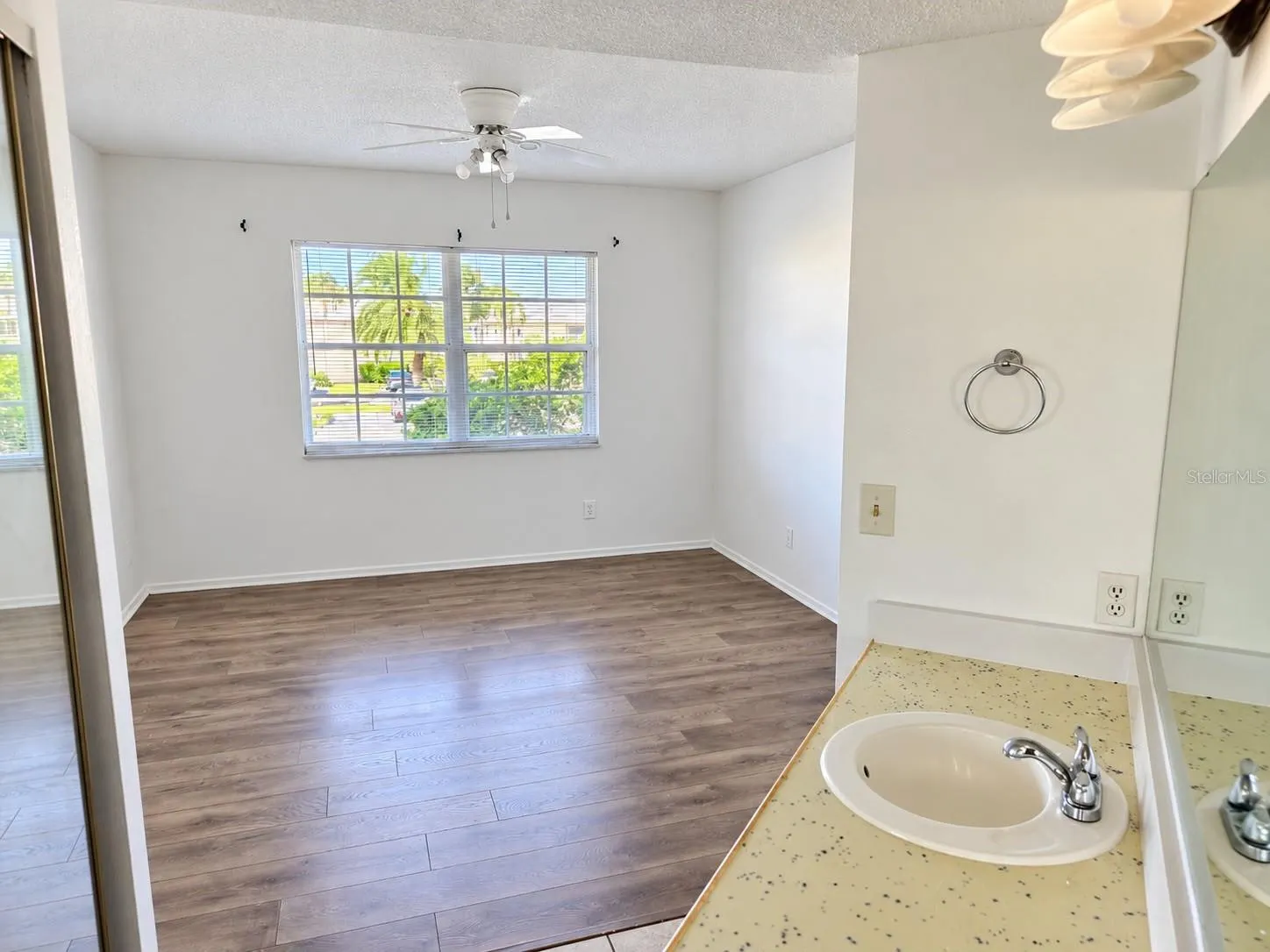 975 SONESTA AVE NE #201 #201