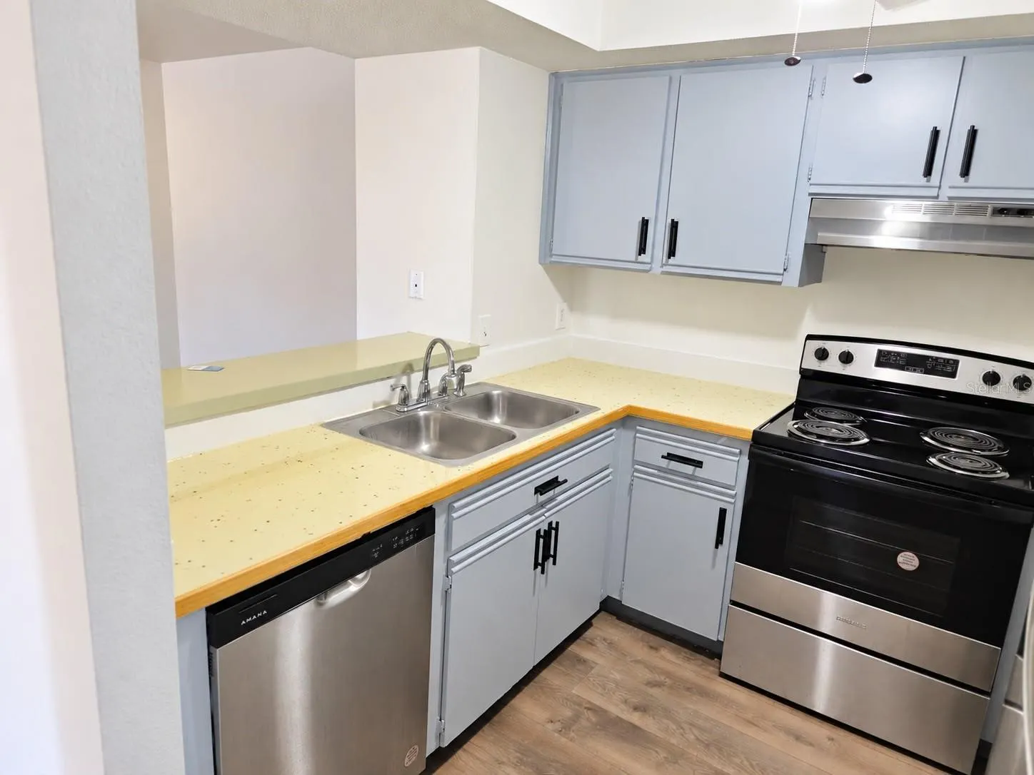 975 SONESTA AVE NE #201 #201