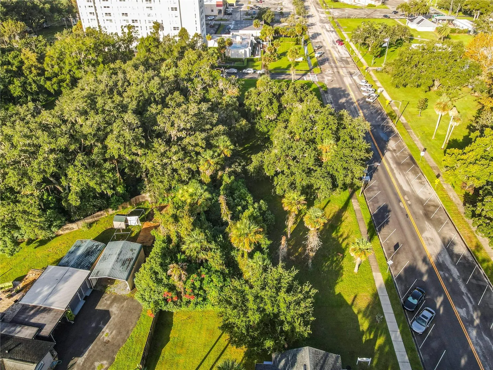 E 1ST ST