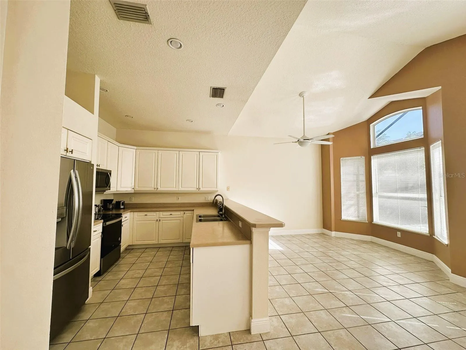 14342 TAMBOURINE DR