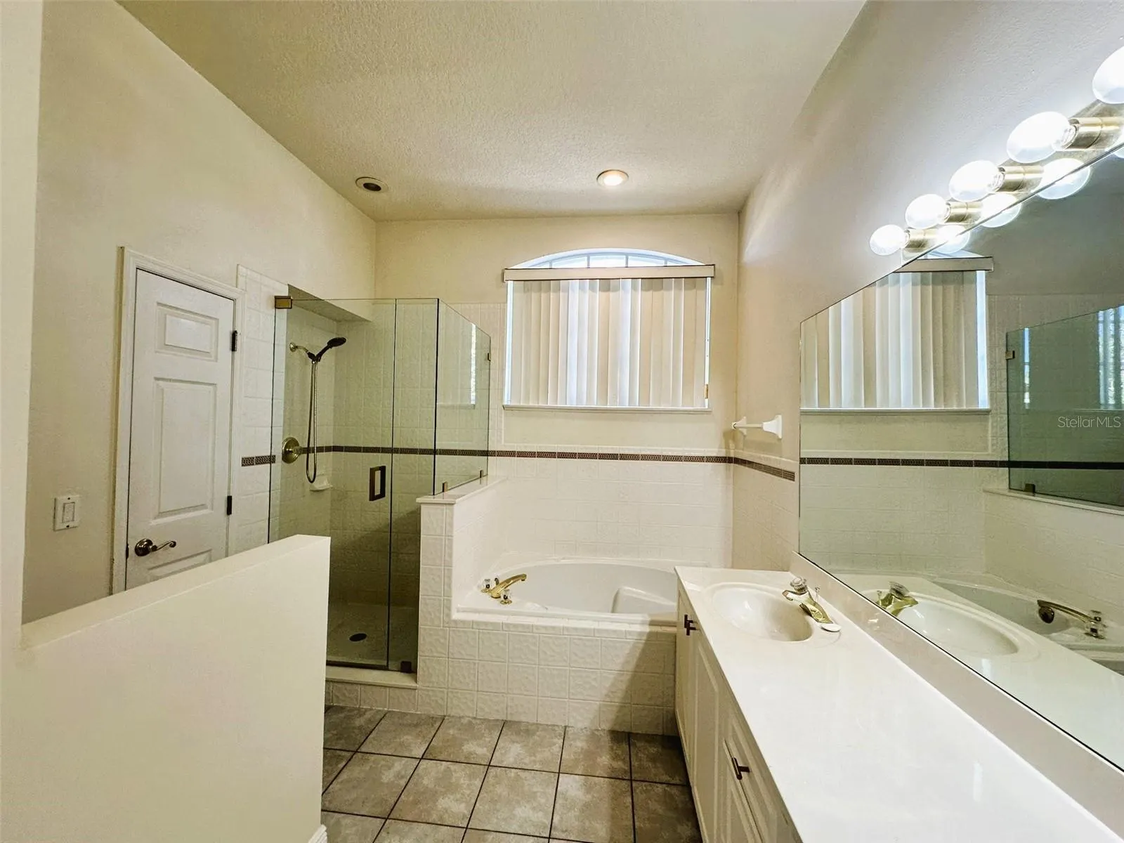 14342 TAMBOURINE DR