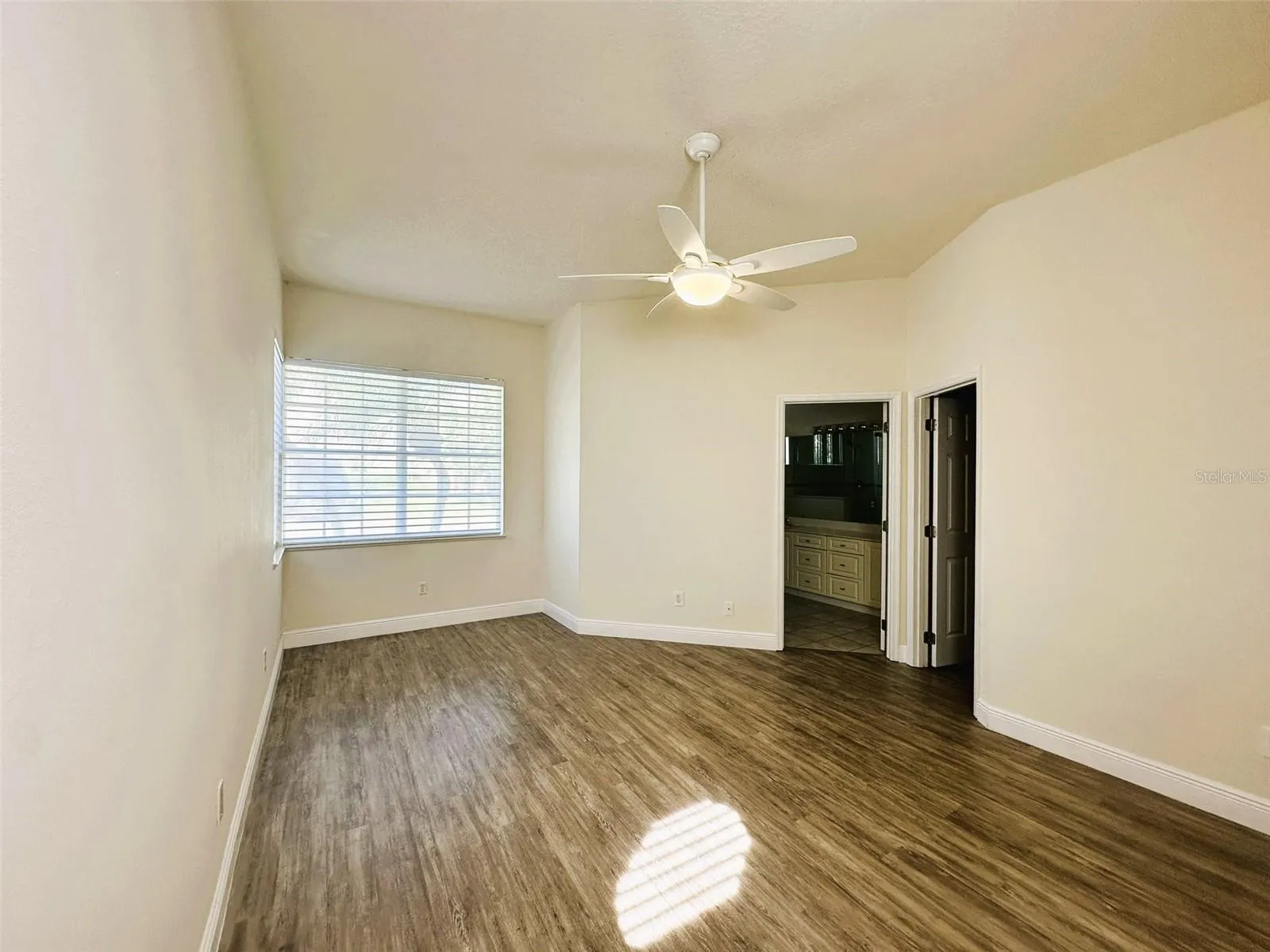 14342 TAMBOURINE DR