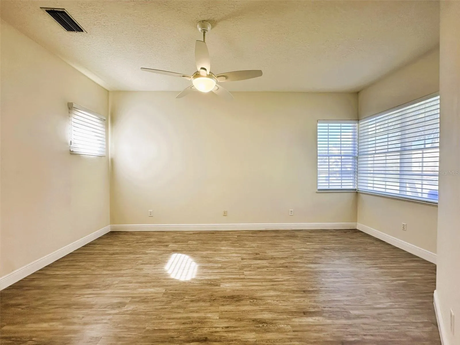 14342 TAMBOURINE DR