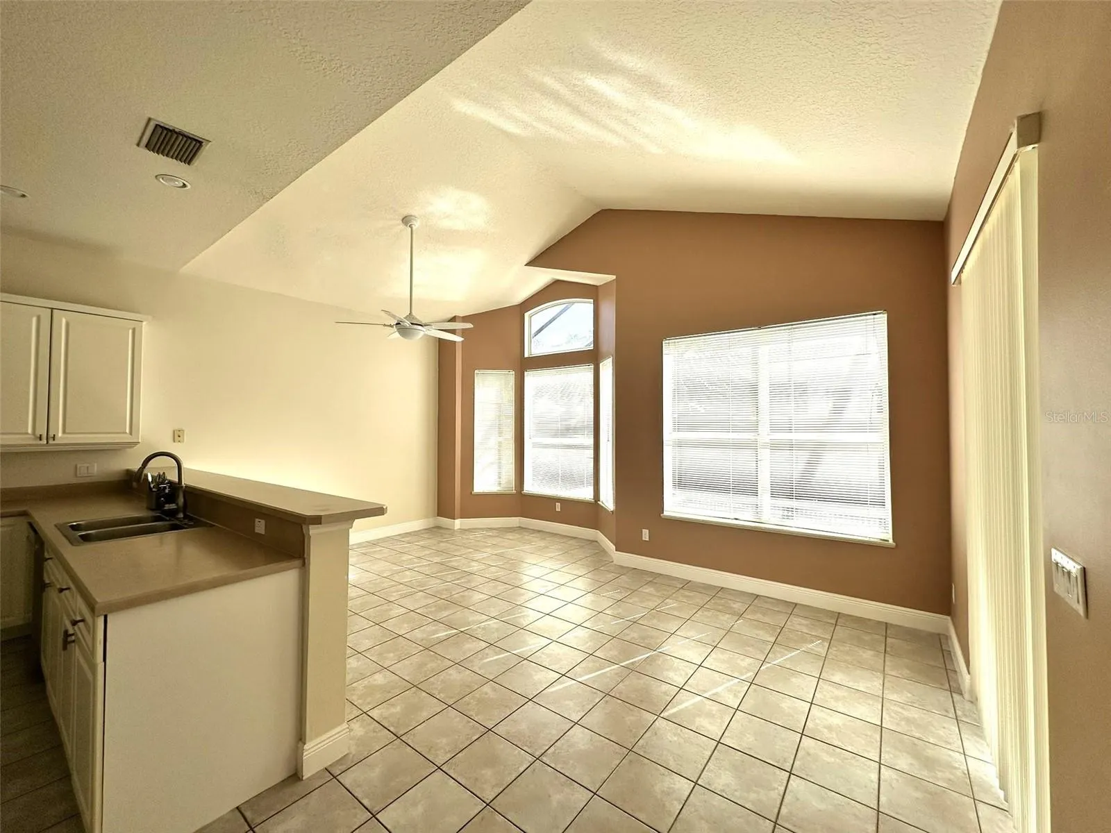 14342 TAMBOURINE DR
