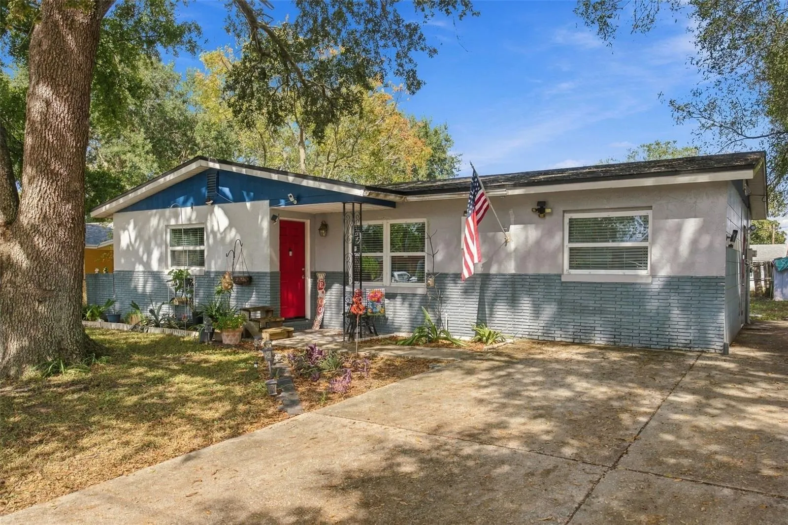 134 GROVE DR