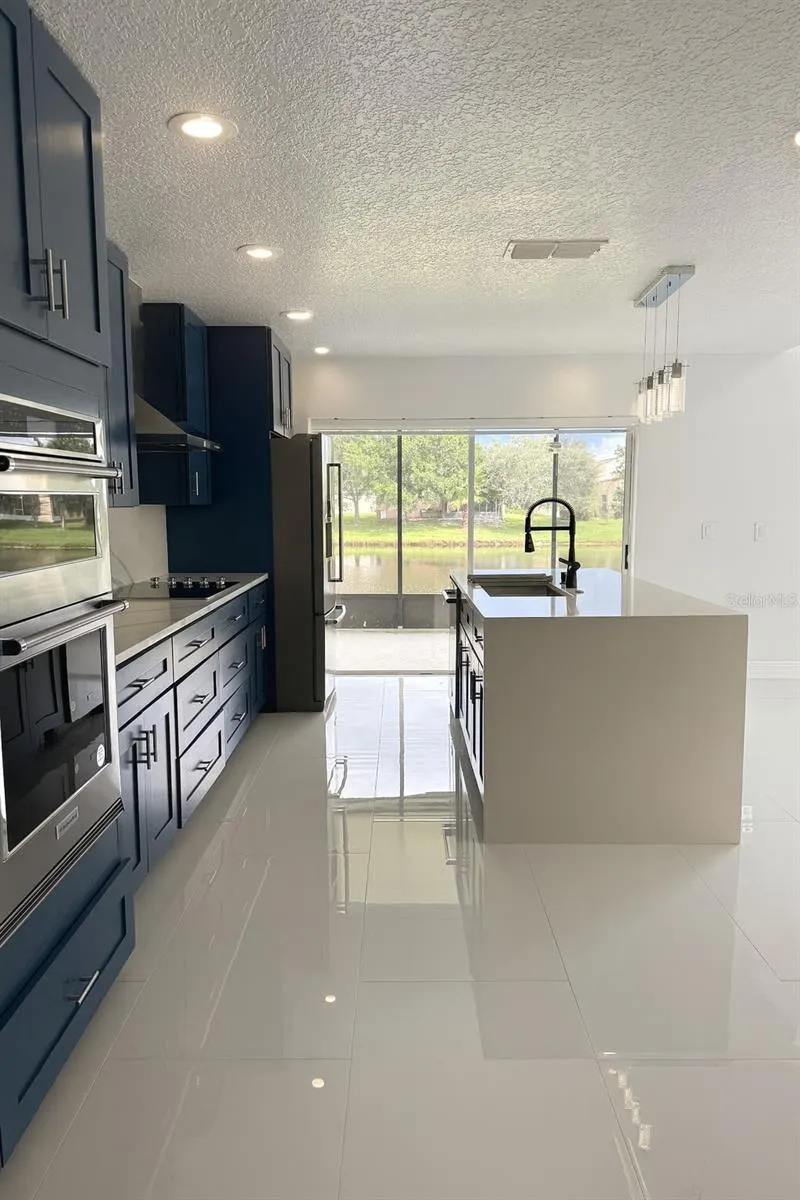 209 SOUTHBRIDGE CIR