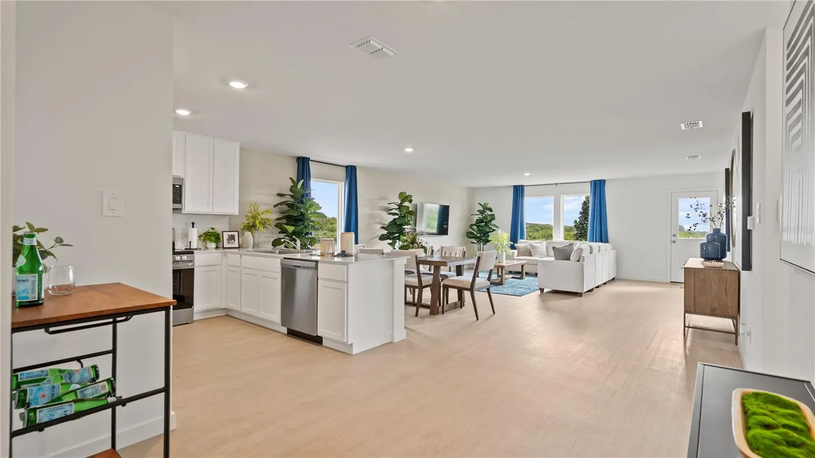 2012 BOOTHBY DR