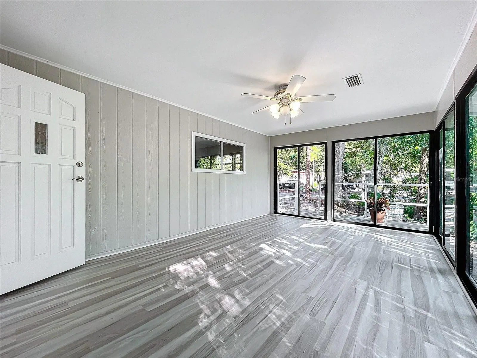 230 PEPPERTREE CT