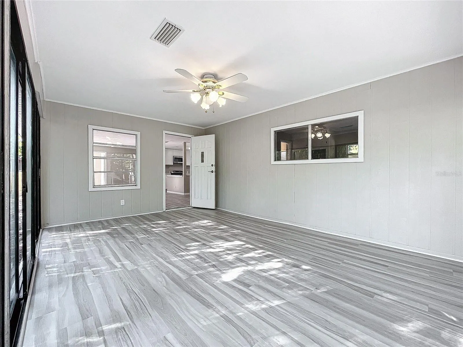 230 PEPPERTREE CT