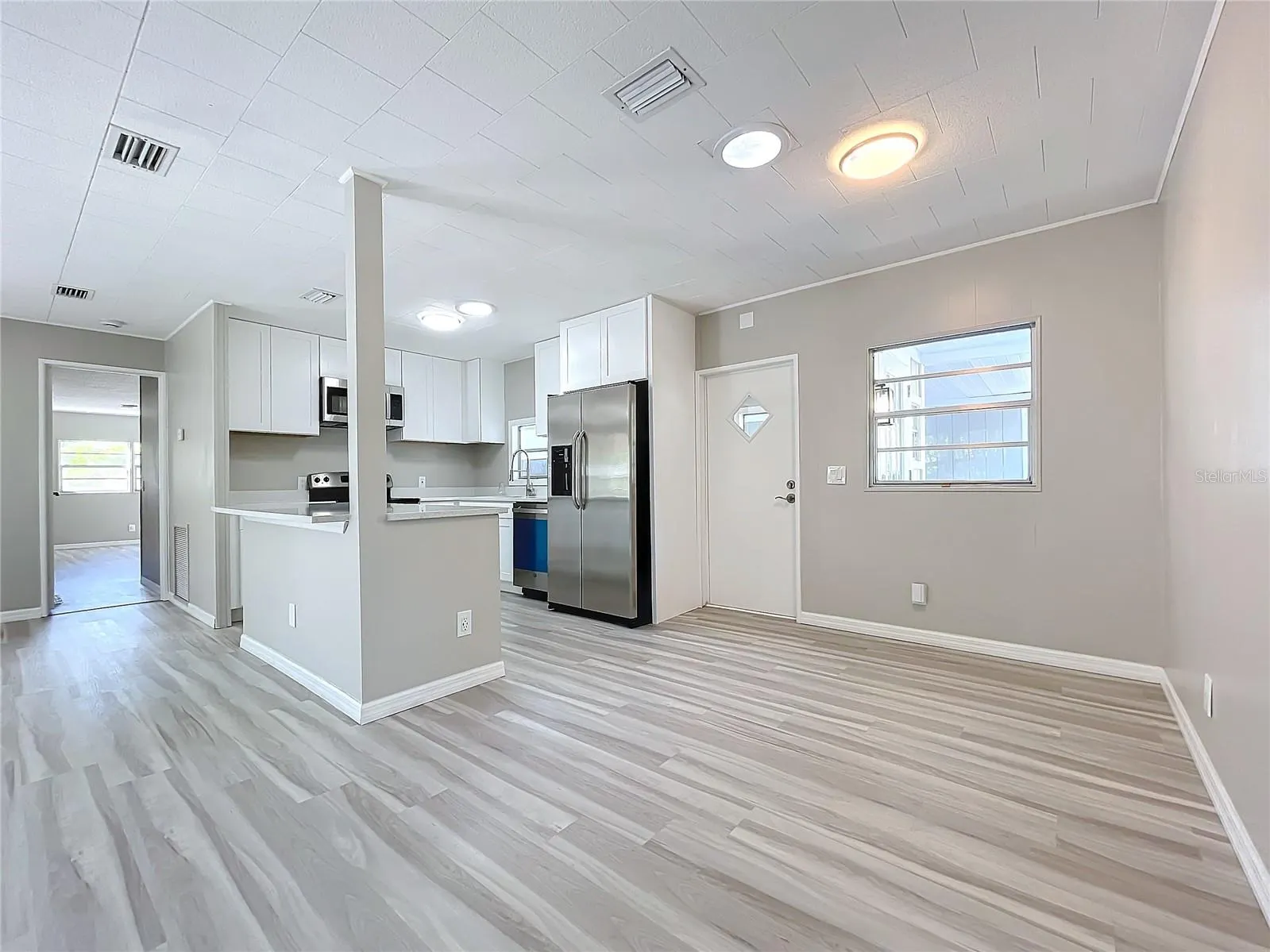 230 PEPPERTREE CT