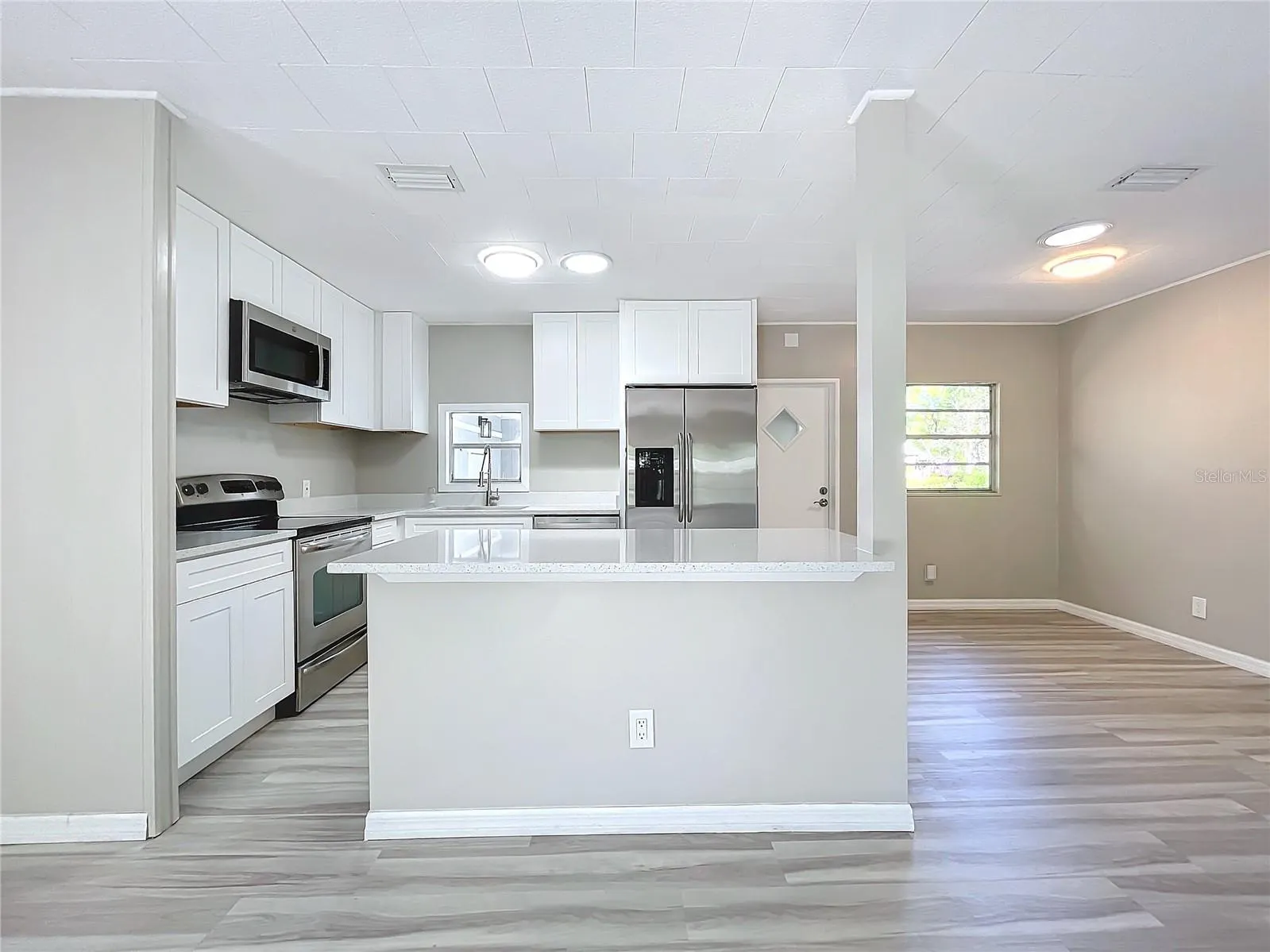230 PEPPERTREE CT