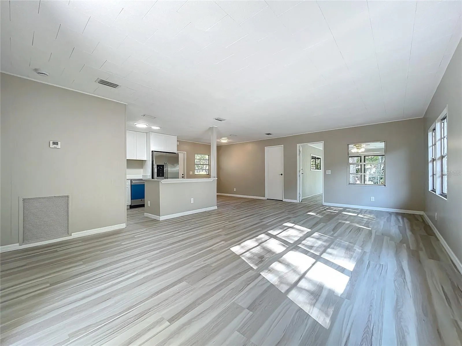 230 PEPPERTREE CT