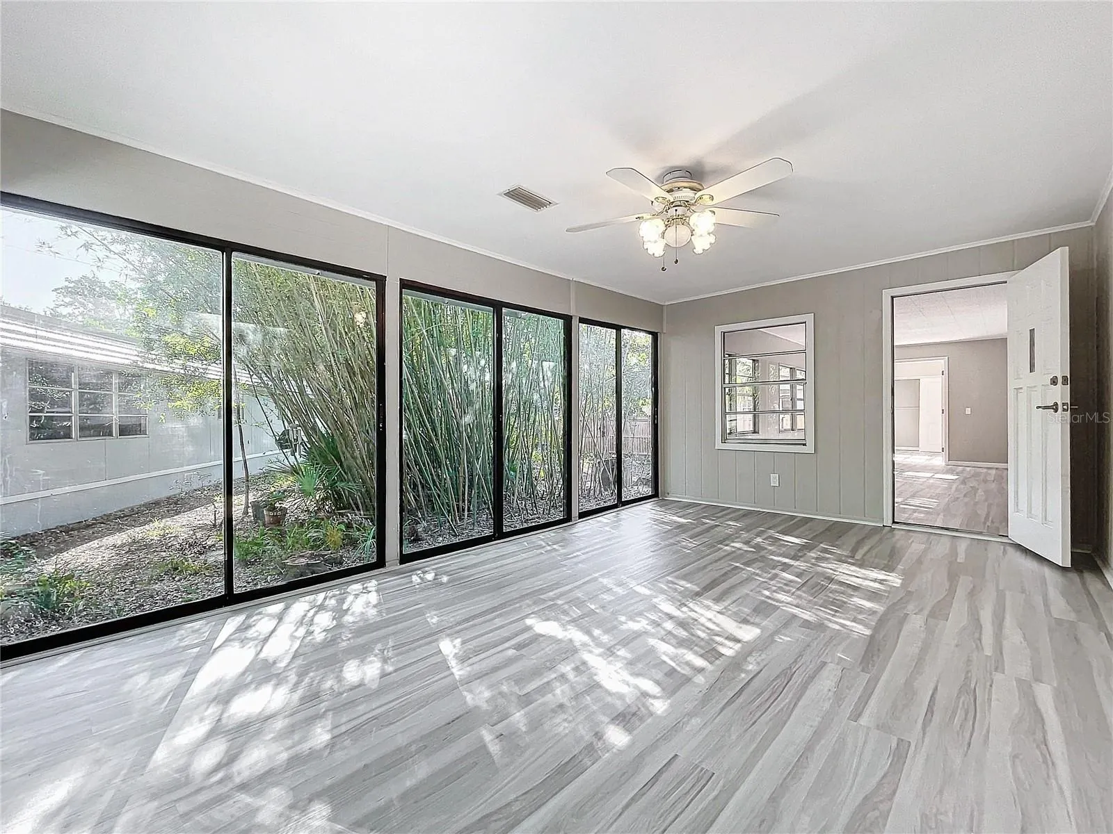230 PEPPERTREE CT
