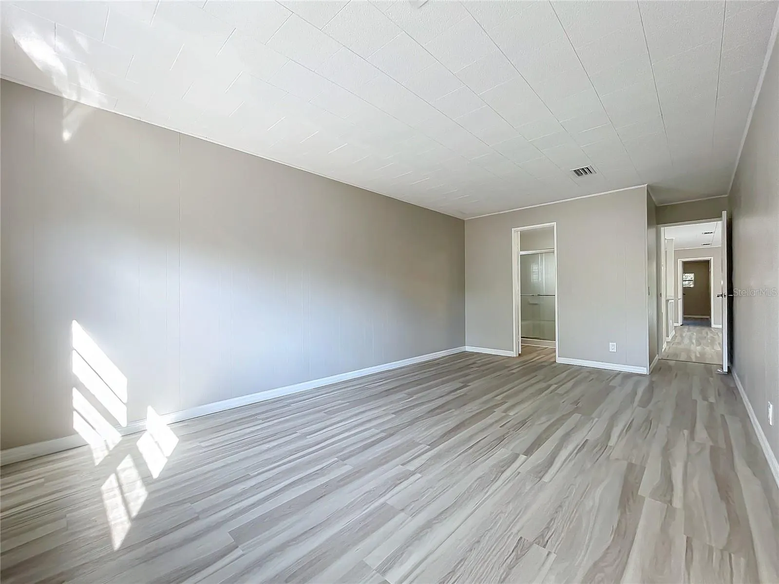 230 PEPPERTREE CT