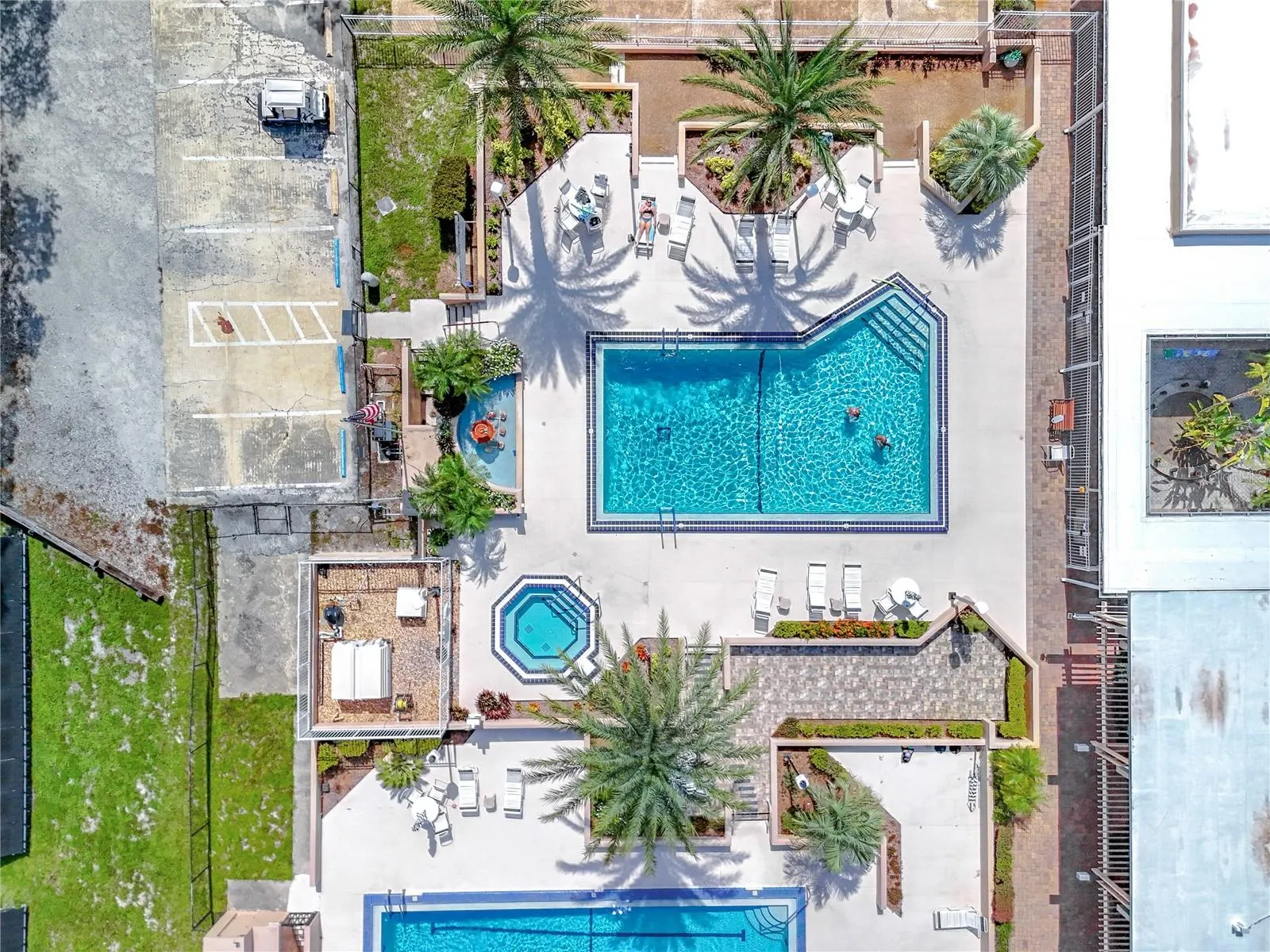 230 PEPPERTREE CT