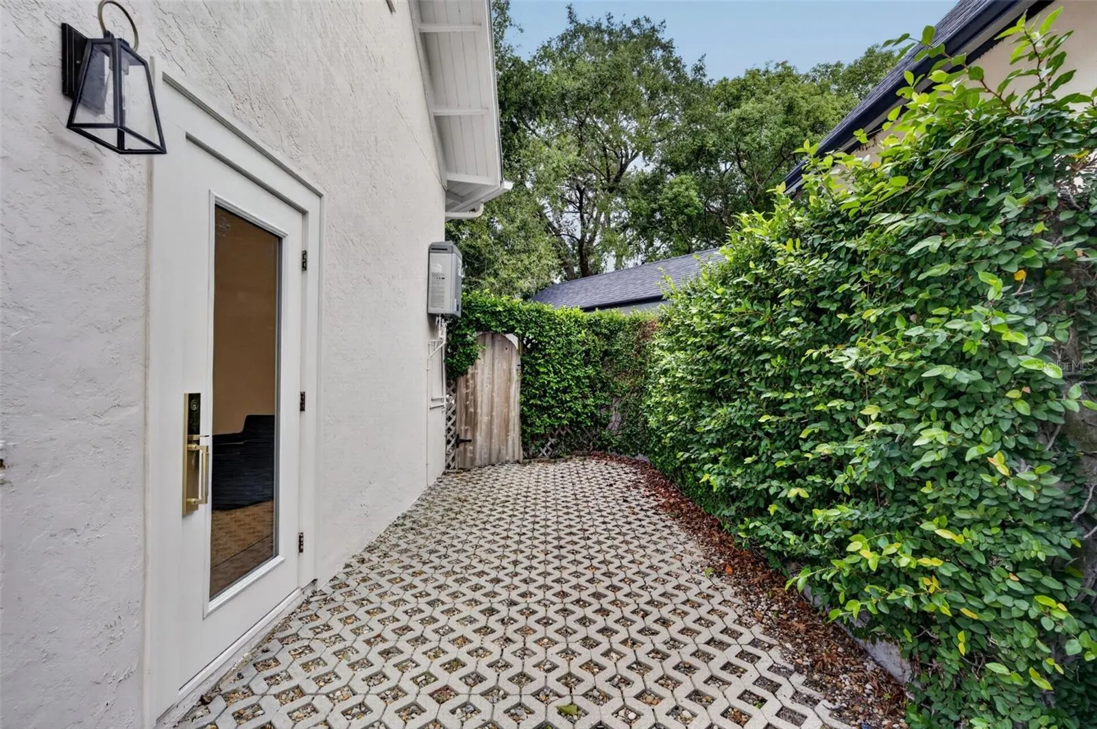 1500 HARRIS CIR