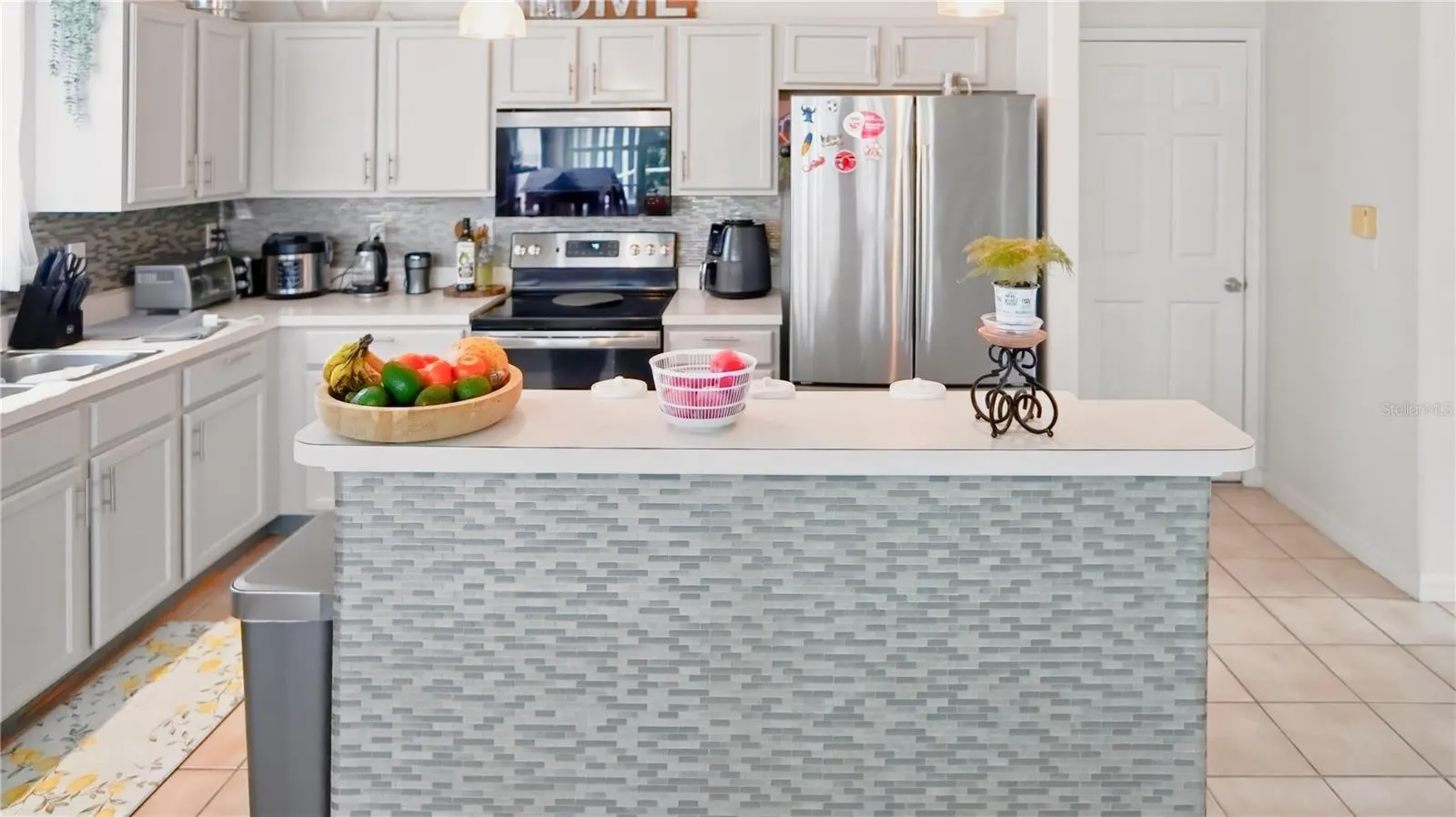 1207 JAYBEE AVE