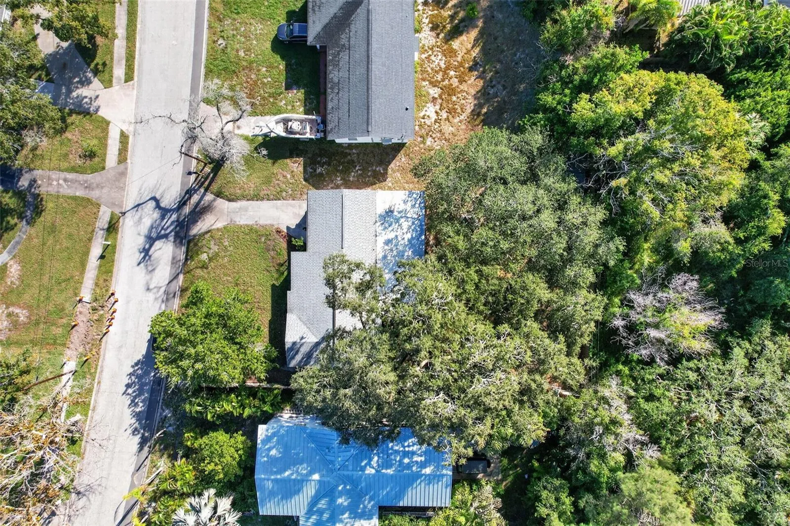 835 POINSETTIA AVE