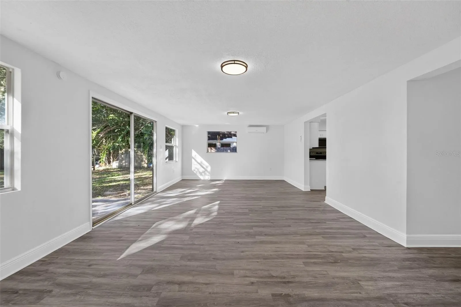 835 POINSETTIA AVE