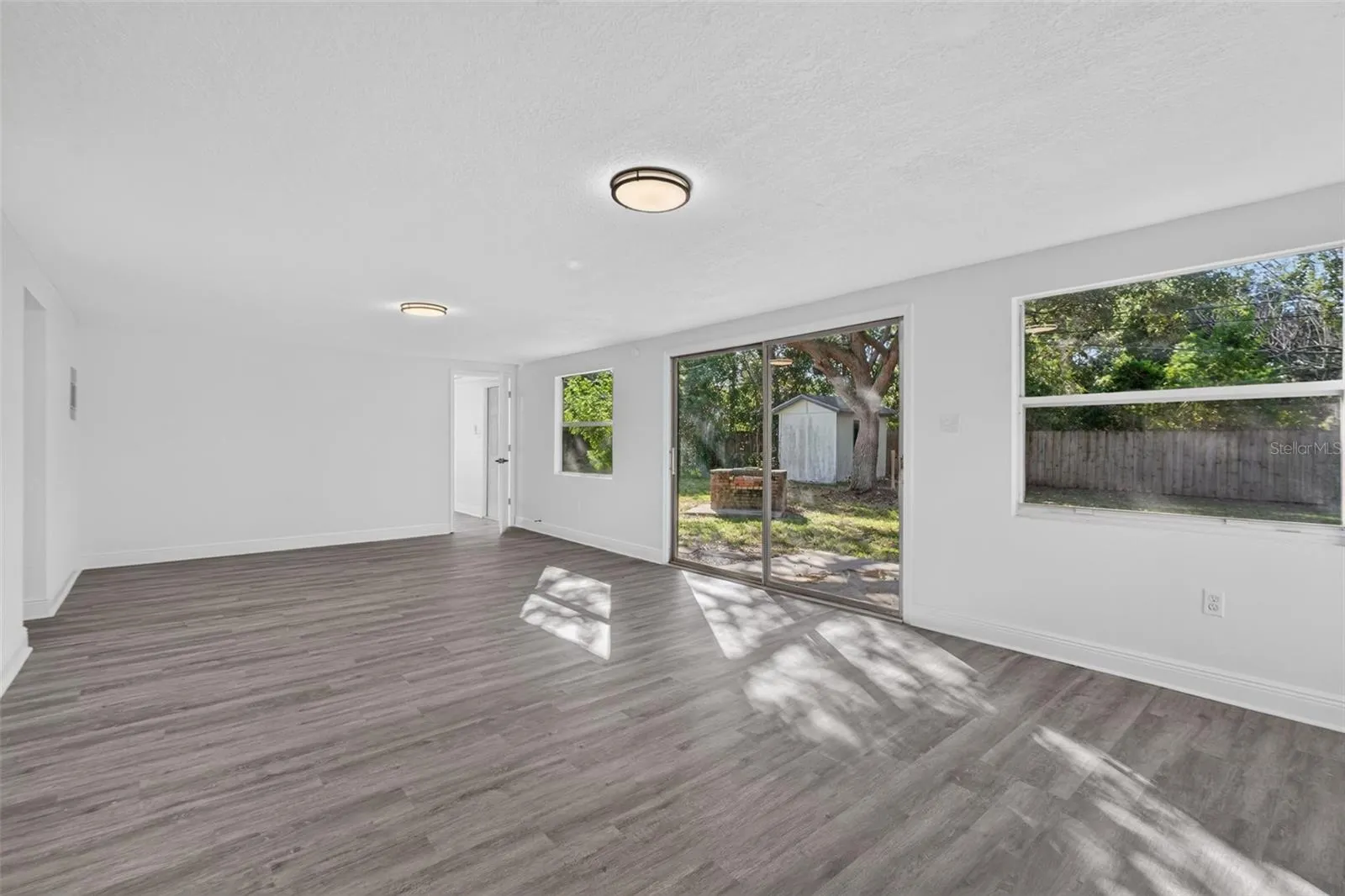835 POINSETTIA AVE