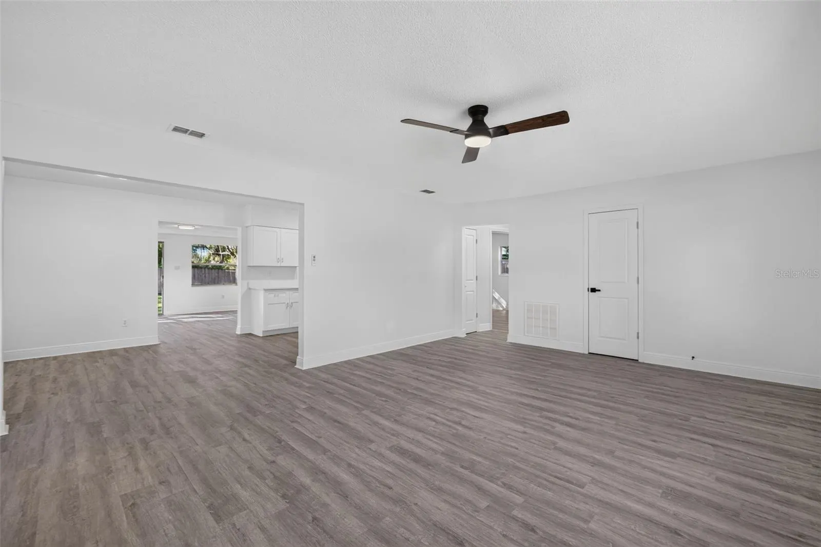 835 POINSETTIA AVE