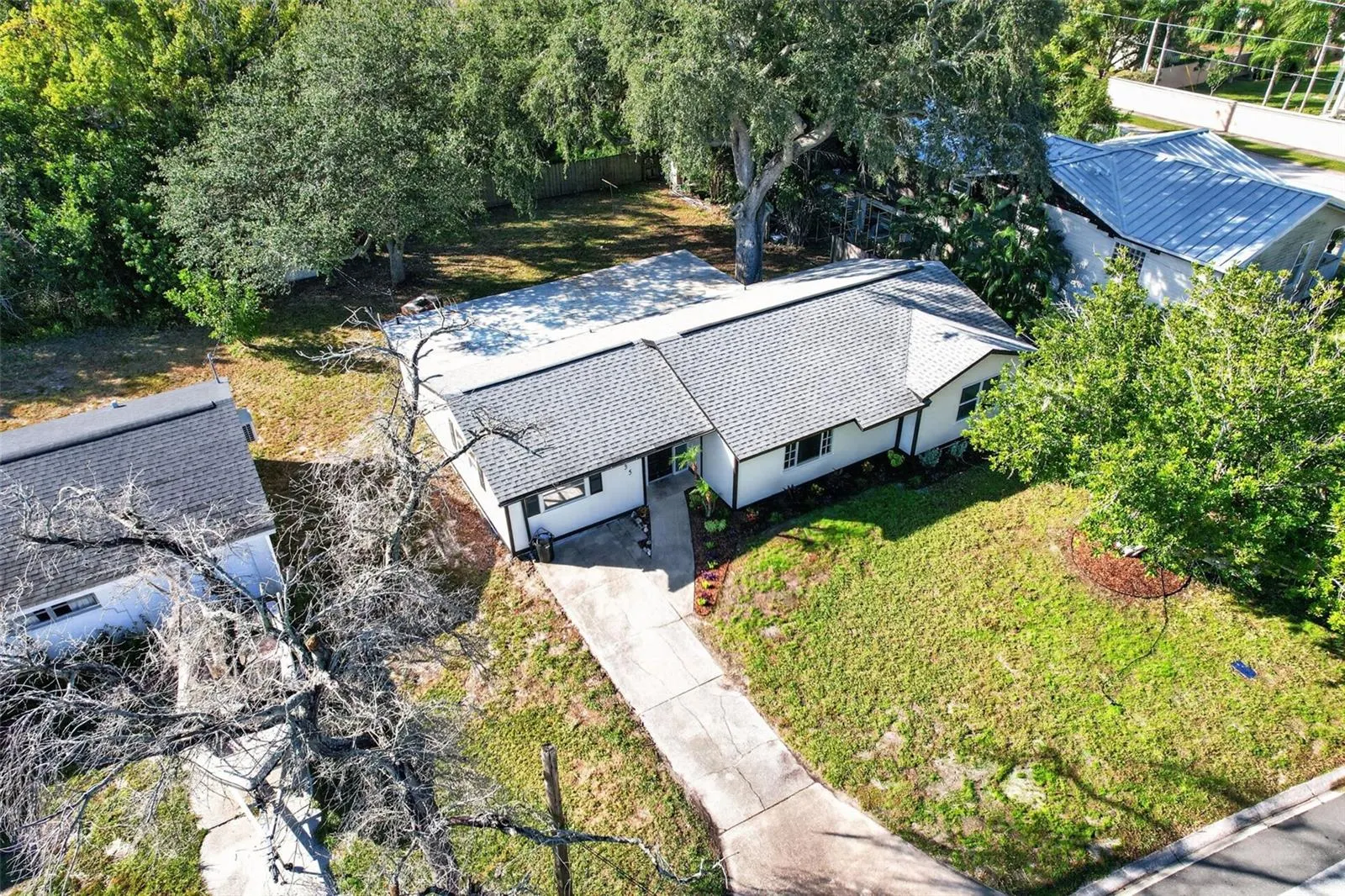 835 POINSETTIA AVE
