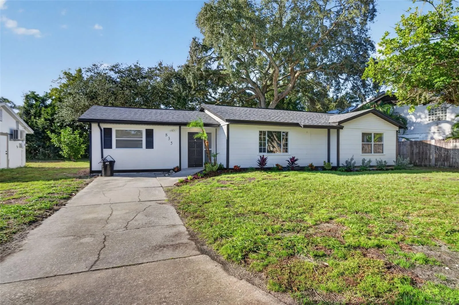 835 POINSETTIA AVE